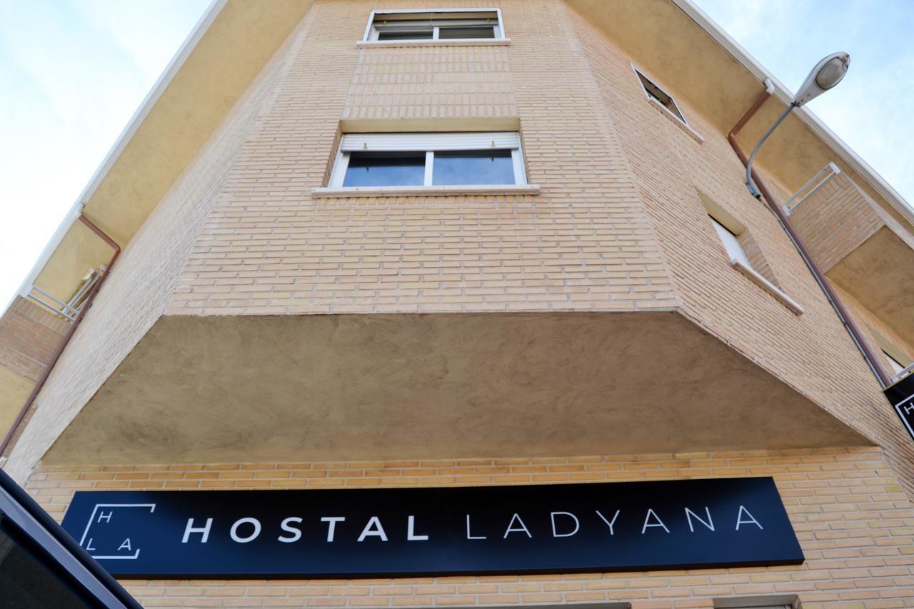 קויאדו-ויאלבה Hostal Lady Ana Maria מראה חיצוני תמונה