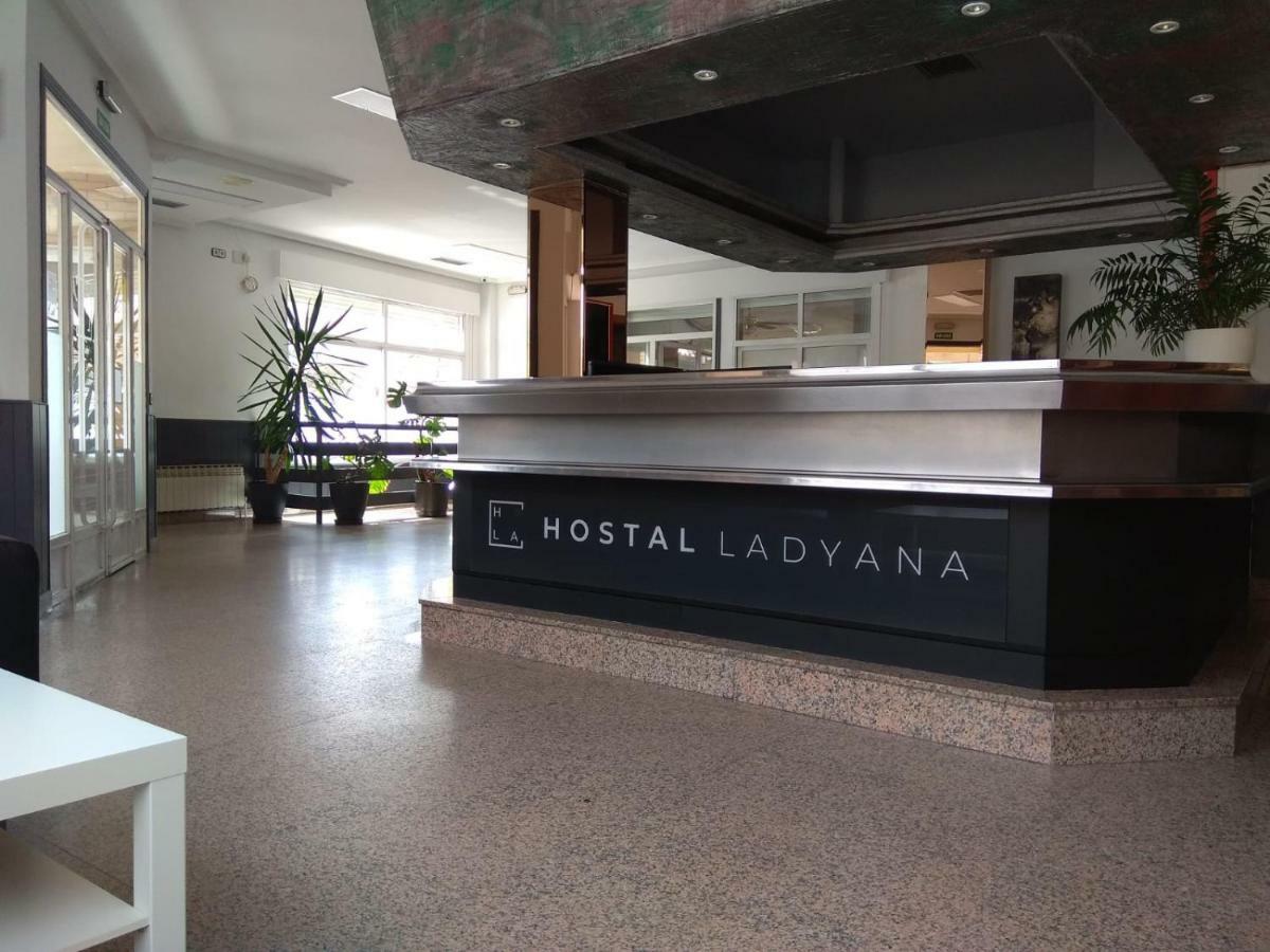 קויאדו-ויאלבה Hostal Lady Ana Maria מראה חיצוני תמונה