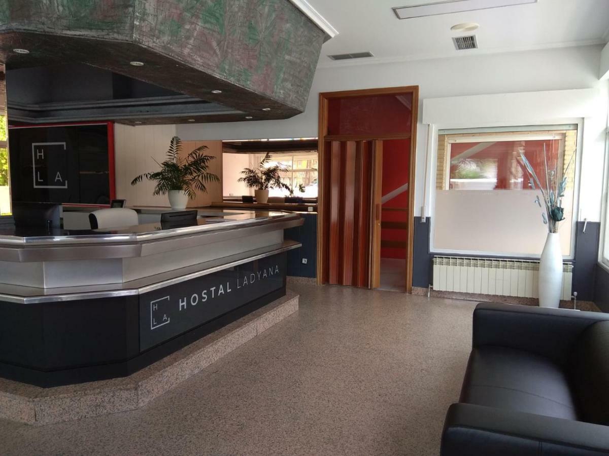 קויאדו-ויאלבה Hostal Lady Ana Maria מראה חיצוני תמונה