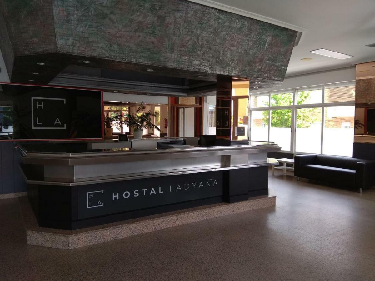 קויאדו-ויאלבה Hostal Lady Ana Maria מראה חיצוני תמונה